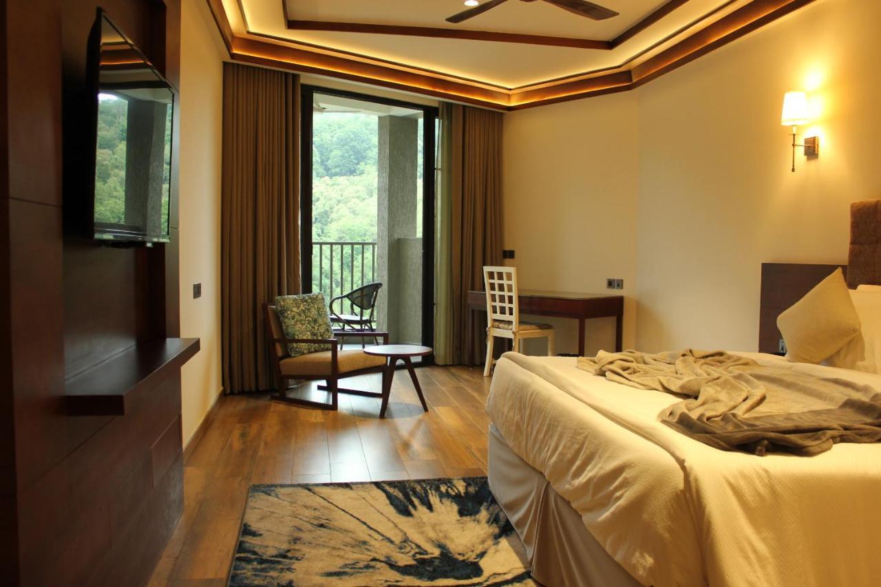 Niraamaya Retreats Samroha Athirappilly Exteriér fotografie